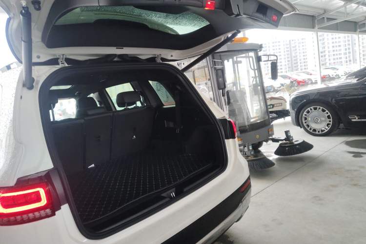 Used Mercedes-Benz GLB 2022 GLB 200 Stylish Edition Trunk