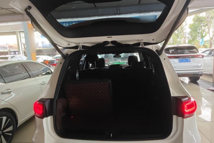 Used Mercedes-Benz GLB 2022 Second Facelift GLB 200 Fashion Edition Trunk