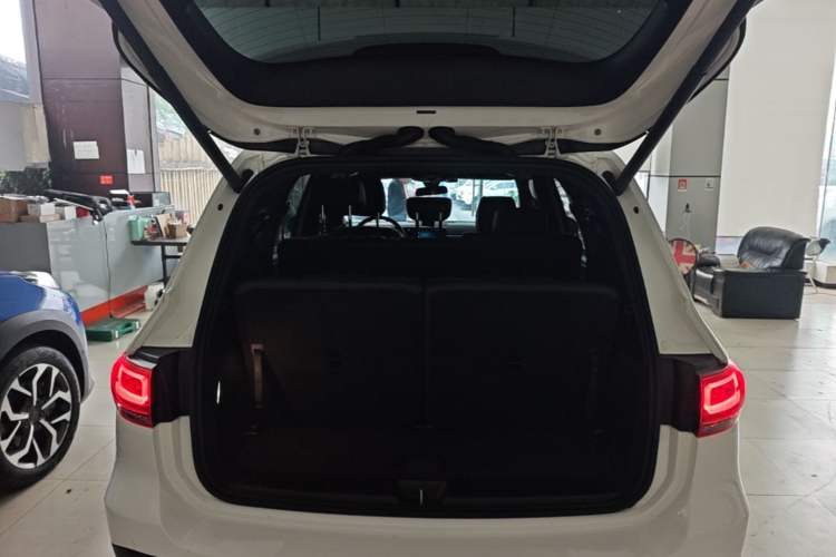 Used Mercedes-Benz GLB 2022 Updated GLB 200 Fashion Edition Trunk