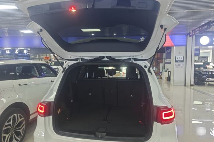 Used Mercedes-Benz GLB 2022 Second Facelift GLB 200 Fashion Edition Trunk