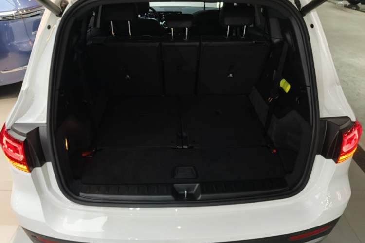 Used Mercedes-Benz GLB 2022 GLB 220 Fashion Model Trunk