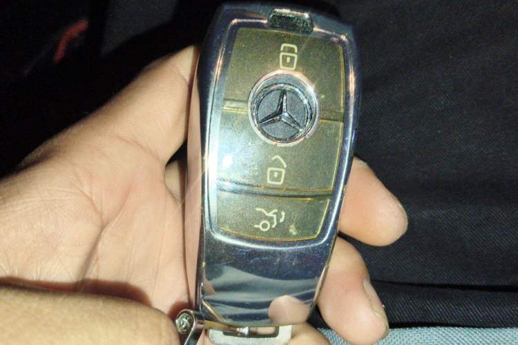 Used Mercedes-Benz GLB 2022 GLB 200 Stylish Edition Vehicle Key