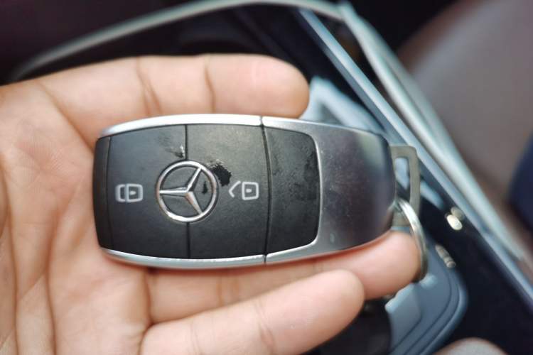 Used Mercedes-Benz GLB 2022 Second Facelift GLB 200 Fashion Edition Vehicle Key