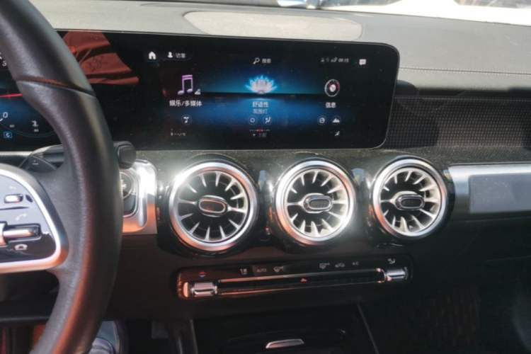 Used Mercedes-Benz GLB 2023 GLB 220 Sport Edition Audio And AC Panel