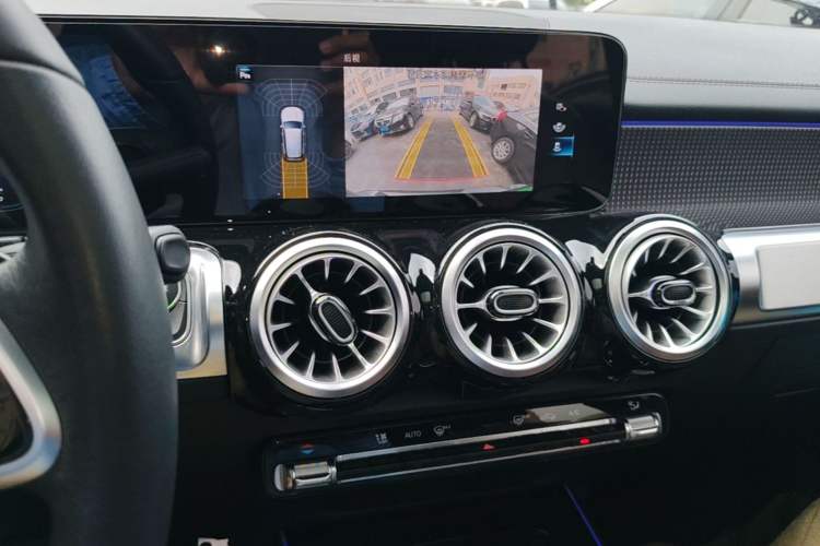 Used Mercedes-Benz GLB 2023 GLB 220 Sport Edition Audio And AC Panel