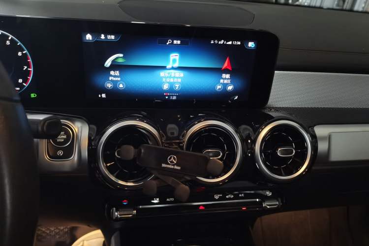 Used Mercedes-Benz GLB 2023 Refreshed GLB 200 Dynamic Edition Audio And AC Panel