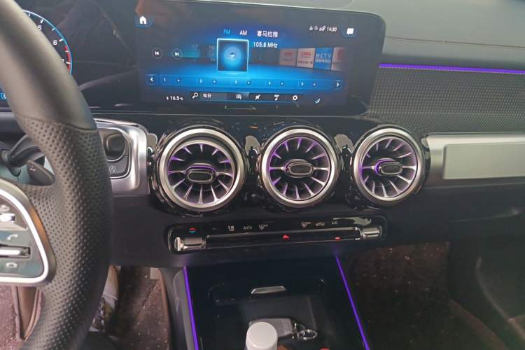 Used Mercedes-Benz GLB 2023 GLB 220 Fashion Model Audio And AC Panel