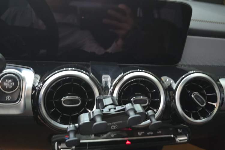Used Mercedes-Benz GLB 2023 GLB 200 Fashion Model Audio And AC Panel