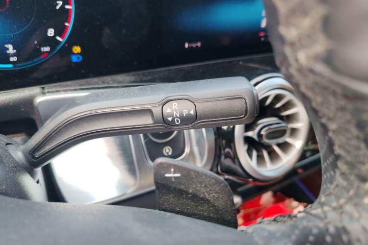 Used Mercedes-Benz GLB 2023 GLB 220 Sport Edition Audio And AC Panel