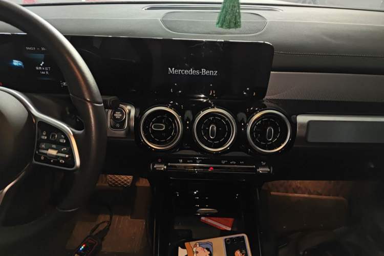 Used Mercedes-Benz GLB 2023 GLB 200 Dynamic Edition Audio And AC Panel