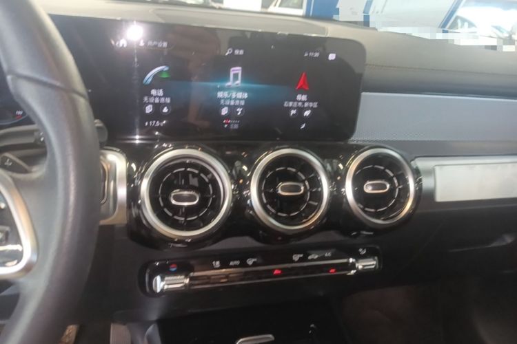 Used Mercedes-Benz GLB 2023 GLB 200 Dynamic Edition Audio And AC Panel
