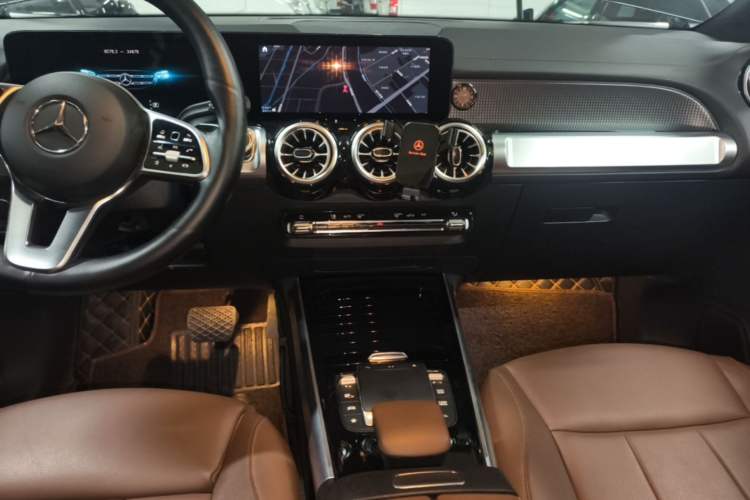 Used Mercedes-Benz GLB 2023 GLB 220 Sport Edition Audio And AC Panel