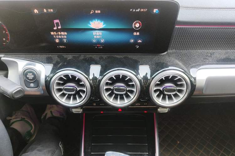 Used Mercedes-Benz GLB 2023 GLB 220 Sport Edition Audio And AC Panel