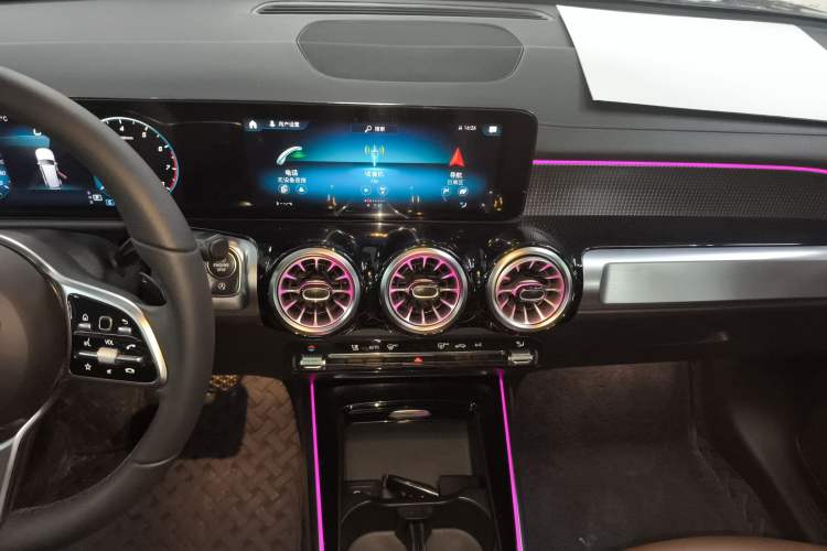 Used Mercedes-Benz GLB 2023 GLB 220 Fashion Model Audio And AC Panel
