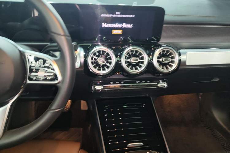 Used Mercedes-Benz GLB 2023 GLB 220 Sport Edition Audio And AC Panel