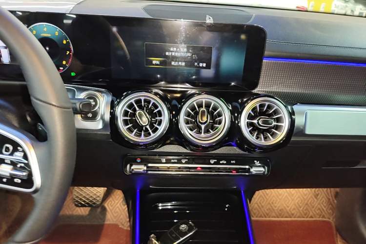 Used Mercedes-Benz GLB 2023 GLB 220 Sport Edition Audio And AC Panel