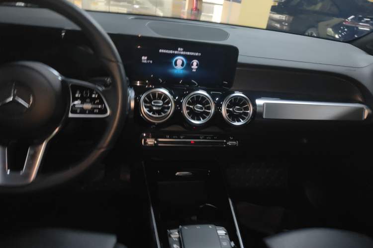 Used Mercedes-Benz GLB 2023 GLB 220 Fashion Model Audio And AC Panel