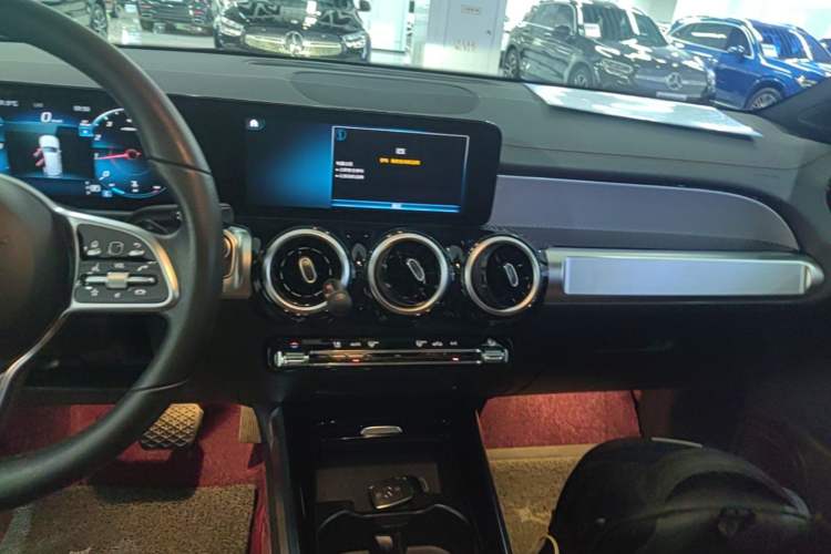 Used Mercedes-Benz GLB 2023 GLB 200 Fashion Model Audio And AC Panel