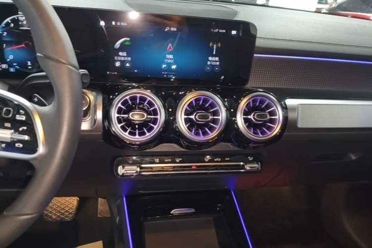 Used Mercedes-Benz GLB 2023 GLB 220 Fashion Model Audio And AC Panel