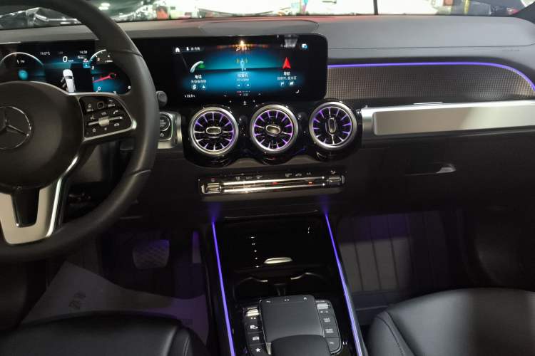 Used Mercedes-Benz GLB 2023 GLB 220 Sport Edition Audio And AC Panel