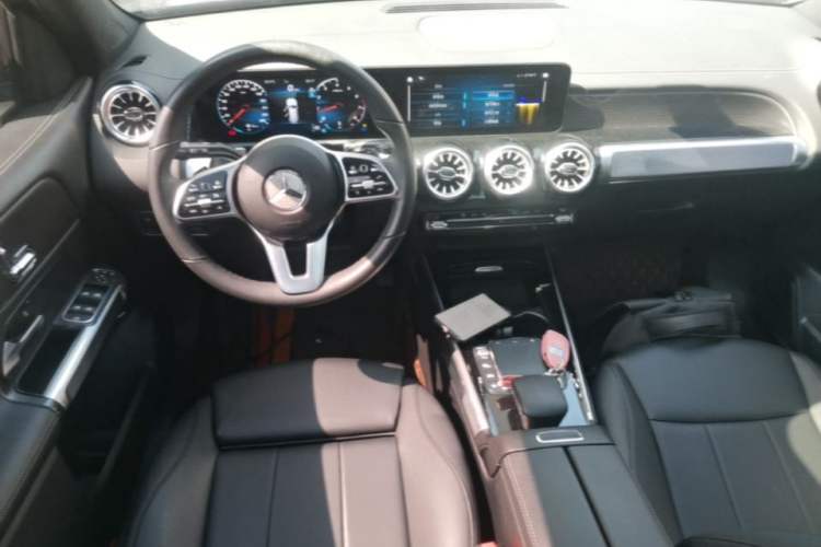 Used Mercedes-Benz GLB 2023 GLB 220 Sport Edition Center Console