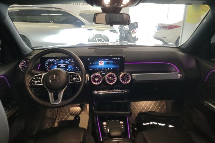 Used Mercedes-Benz GLB 2023 GLB 220 Sport Edition Center Console