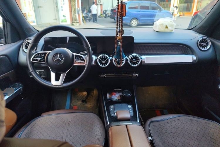 Used Mercedes-Benz GLB 2023 GLB 220 Sport Edition Center Console