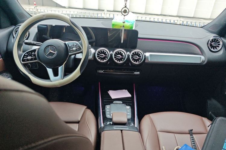 Used Mercedes-Benz GLB 2023 GLB 200 Fashion Model Center Console