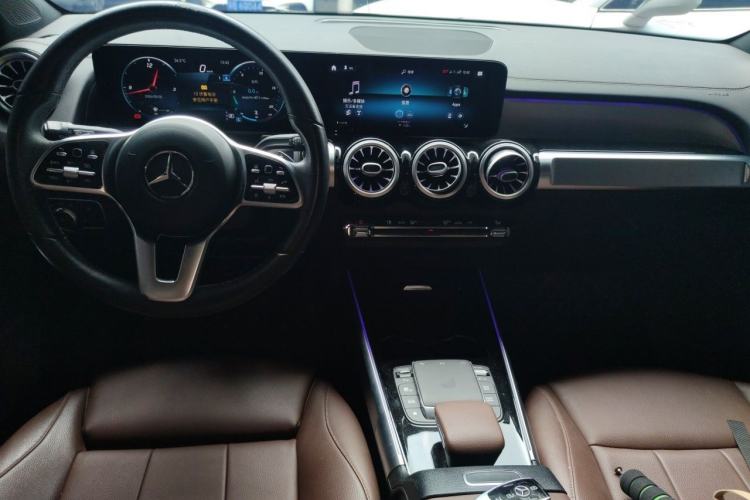Used Mercedes-Benz GLB 2023 GLB 200 Fashion Model Center Console