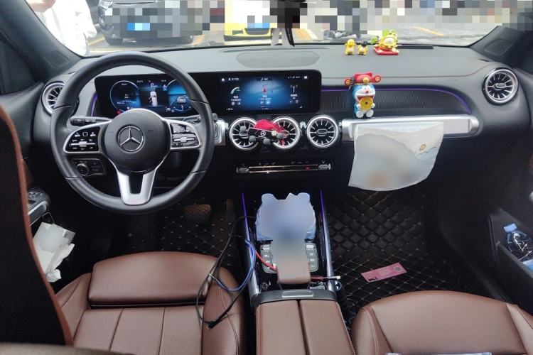 Used Mercedes-Benz GLB 2023 GLB 220 Sport Edition Center Console
