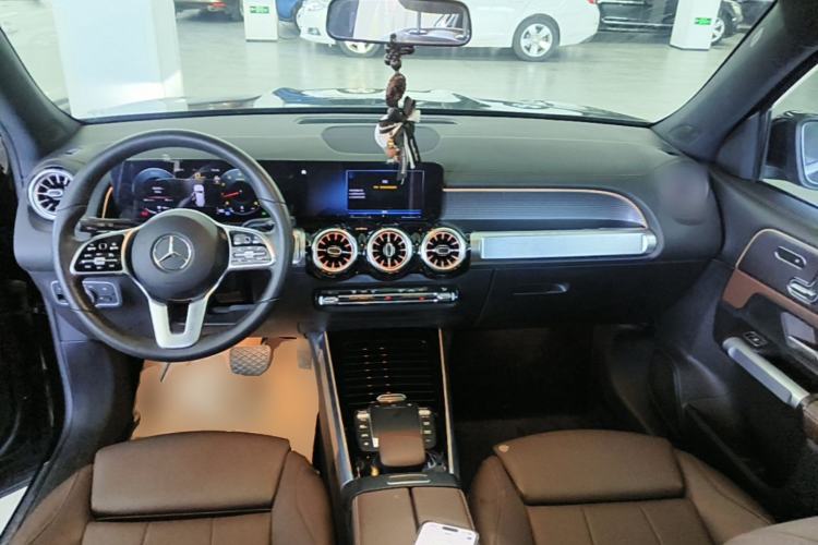 Used Mercedes-Benz GLB 2023 GLB 220 Fashion Model Center Console