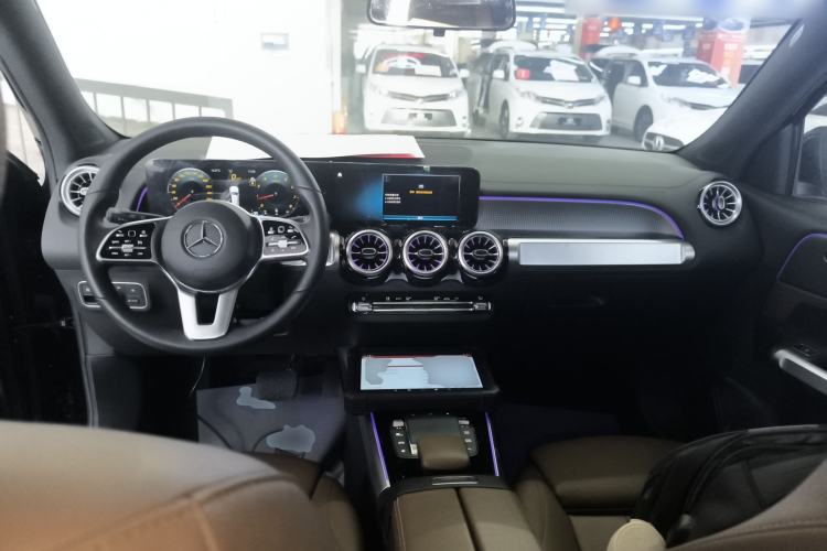 Used Mercedes-Benz GLB 2023 GLB 220 Fashion Model Center Console