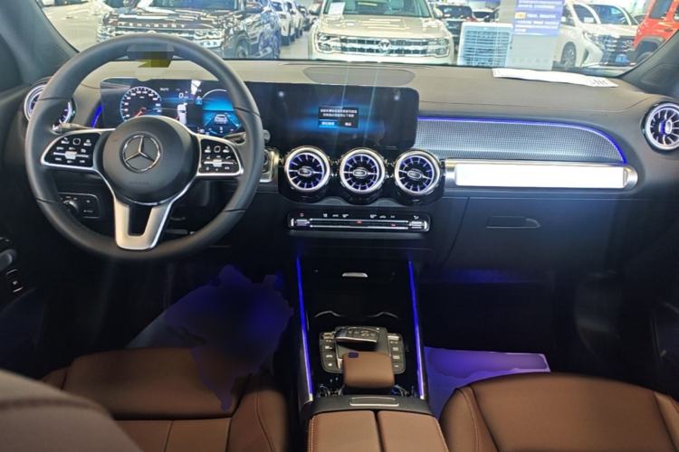 Used Mercedes-Benz GLB 2023 GLB 220 Sport Edition Center Console