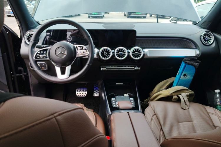 Used Mercedes-Benz GLB 2023 GLB 220 Sport Edition Center Console
