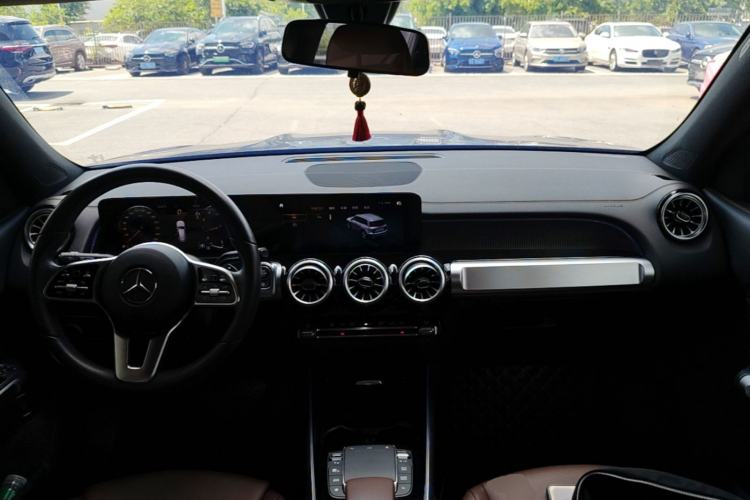 Used Mercedes-Benz GLB 2023 GLB 220 Sport Edition Center Console