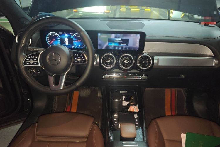 Used Mercedes-Benz GLB 2023 GLB 200 Fashion Model Center Console
