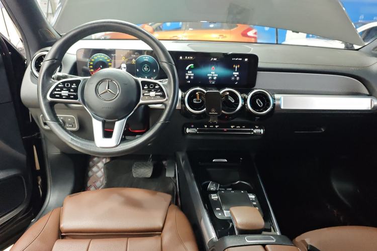 Used Mercedes-Benz GLB 2023 GLB 200 Dynamic Edition Center Console
