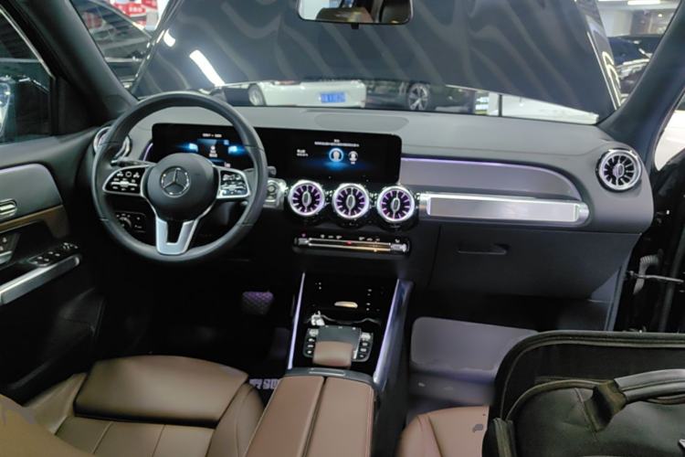 Used Mercedes-Benz GLB 2023 GLB 200 Fashion Model Center Console
