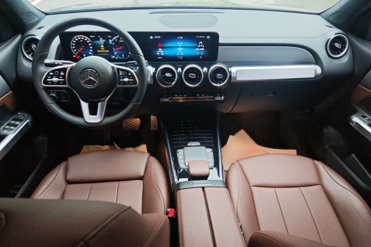 Used Mercedes-Benz GLB 2023 Refresh GLB 200 Fashion Edition Center Console