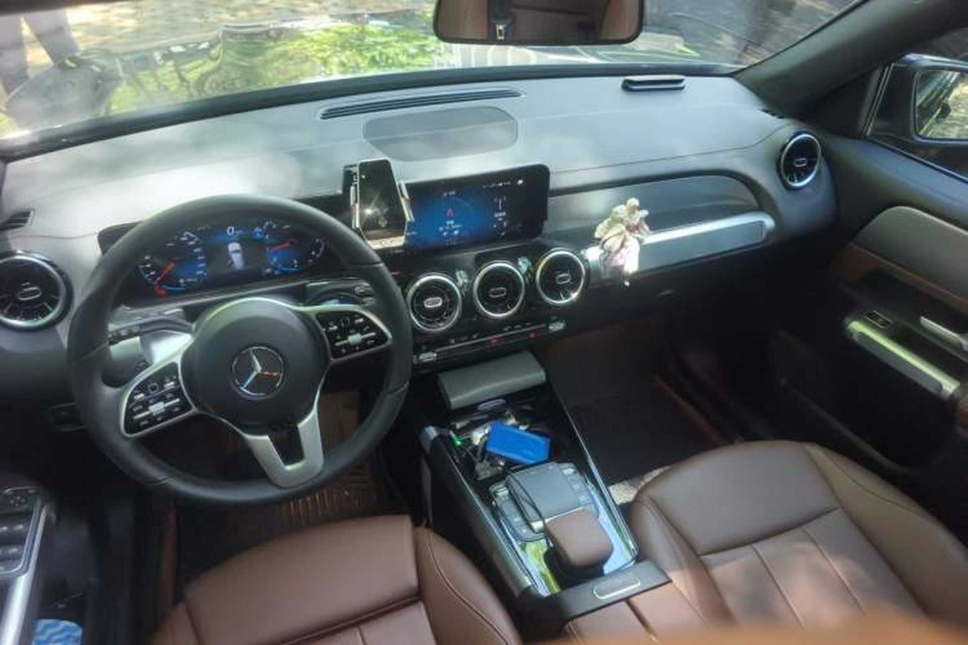 Used Mercedes-Benz GLB 2023 Refreshed GLB 200 Dynamic Edition Center Console
