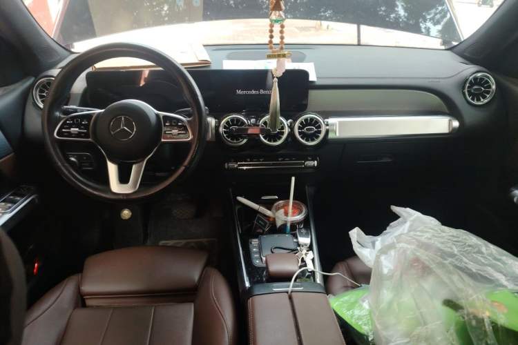 Used Mercedes-Benz GLB 2023 GLB 200 Fashion Model Center Console