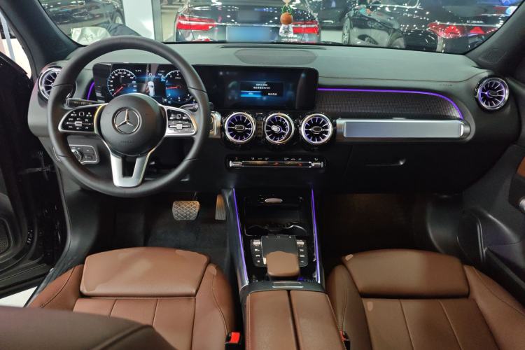 Used Mercedes-Benz GLB 2023 GLB 220 Fashion Model Center Console