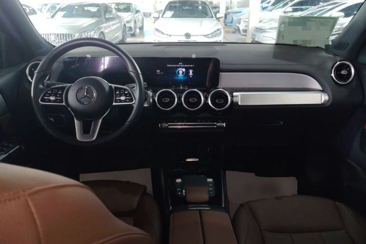 Used Mercedes-Benz GLB 2023 GLB 200 Dynamic Edition Center Console