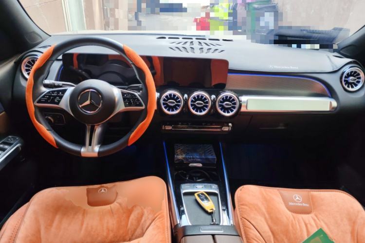 Used Mercedes-Benz GLB 2023 Refreshed GLB 200 Dynamic Edition Center Console