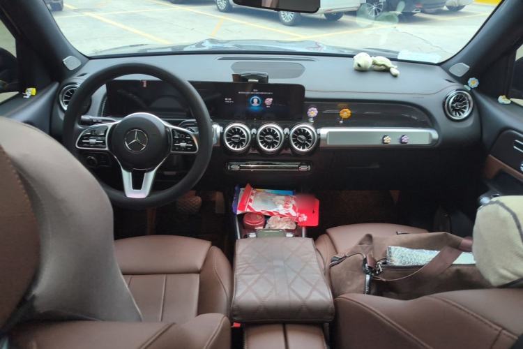 Used Mercedes-Benz GLB 2023 GLB 220 Fashion Model Center Console