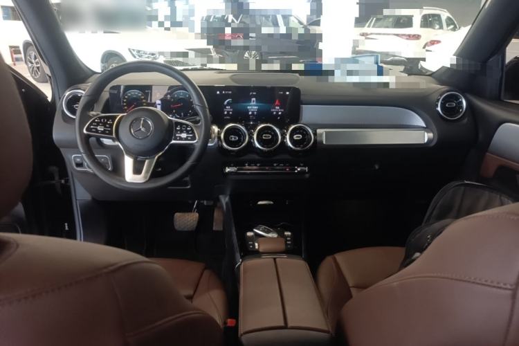 Used Mercedes-Benz GLB 2023 GLB 200 Dynamic Edition Center Console
