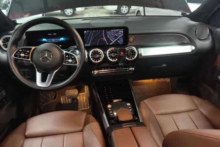 Used Mercedes-Benz GLB 2023 GLB 220 Sport Edition Center Console