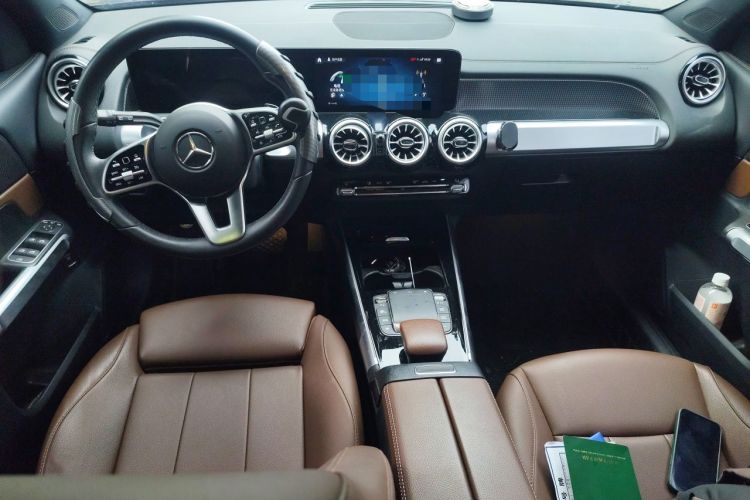 Used Mercedes-Benz GLB 2023 GLB 220 Sport Edition Center Console