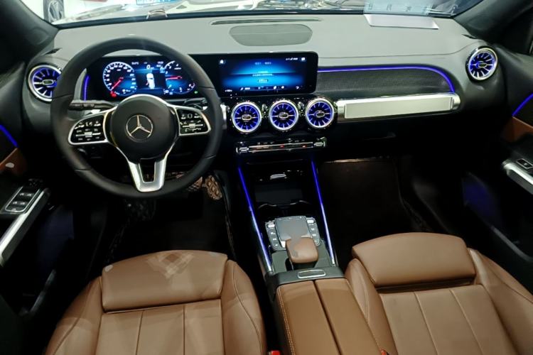 Used Mercedes-Benz GLB 2023 GLB 220 Fashion Model Center Console