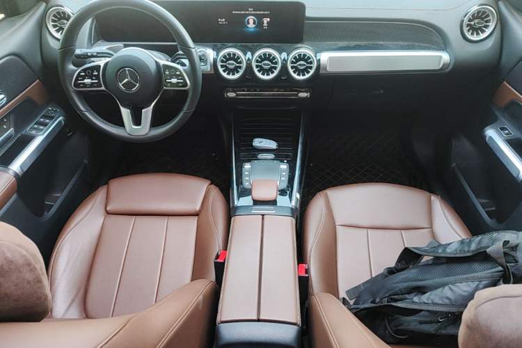 Used Mercedes-Benz GLB 2023 GLB 220 Sport Edition Center Console